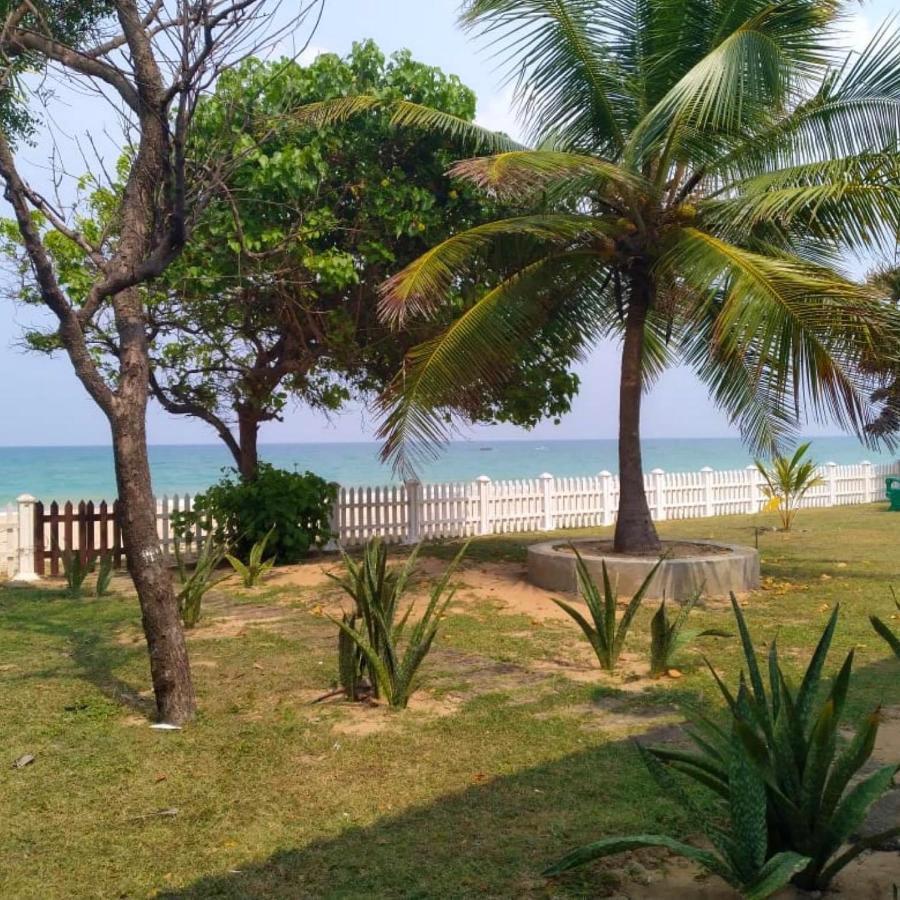 Pearl Oceanic Resort - Trincomalee Buitenkant foto