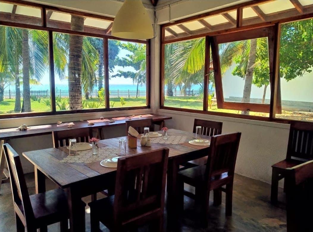 Pearl Oceanic Resort - Trincomalee Buitenkant foto