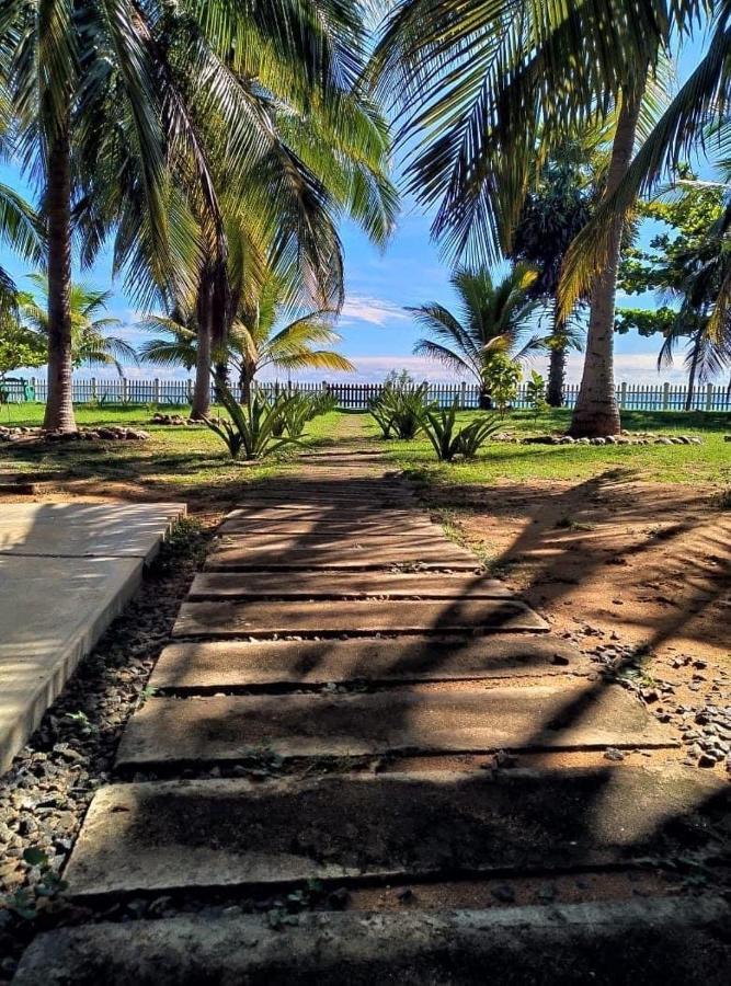 Pearl Oceanic Resort - Trincomalee Buitenkant foto