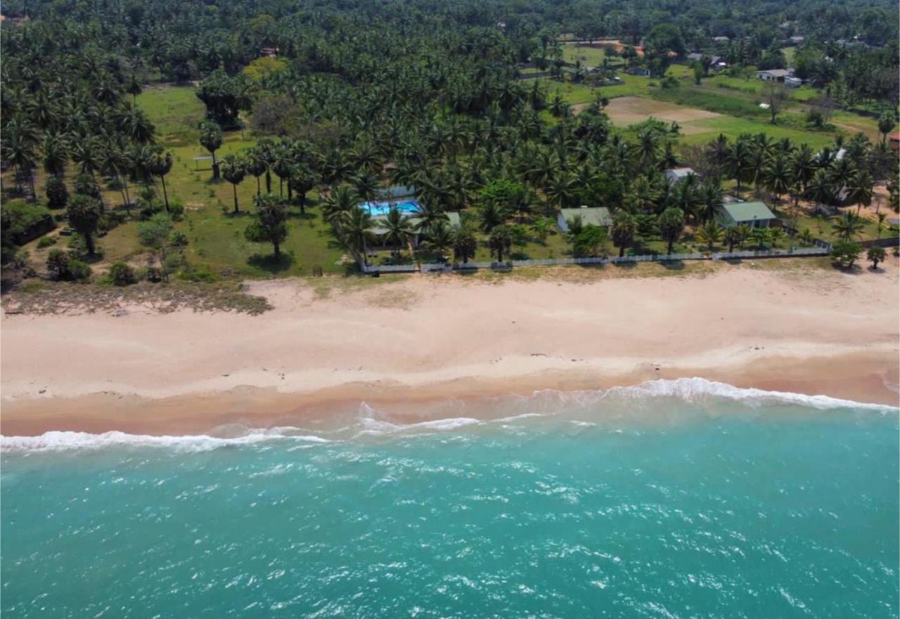 Pearl Oceanic Resort - Trincomalee Buitenkant foto
