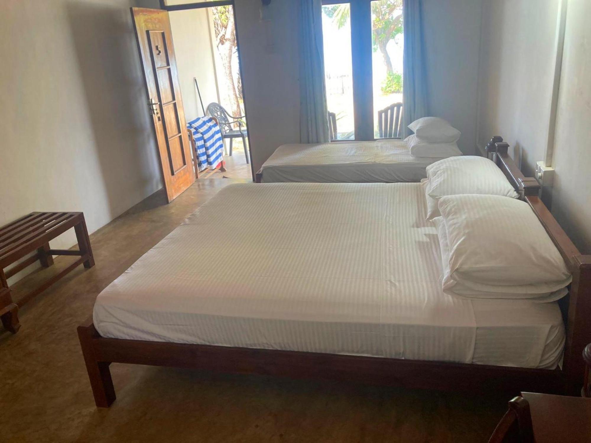 Pearl Oceanic Resort - Trincomalee Buitenkant foto