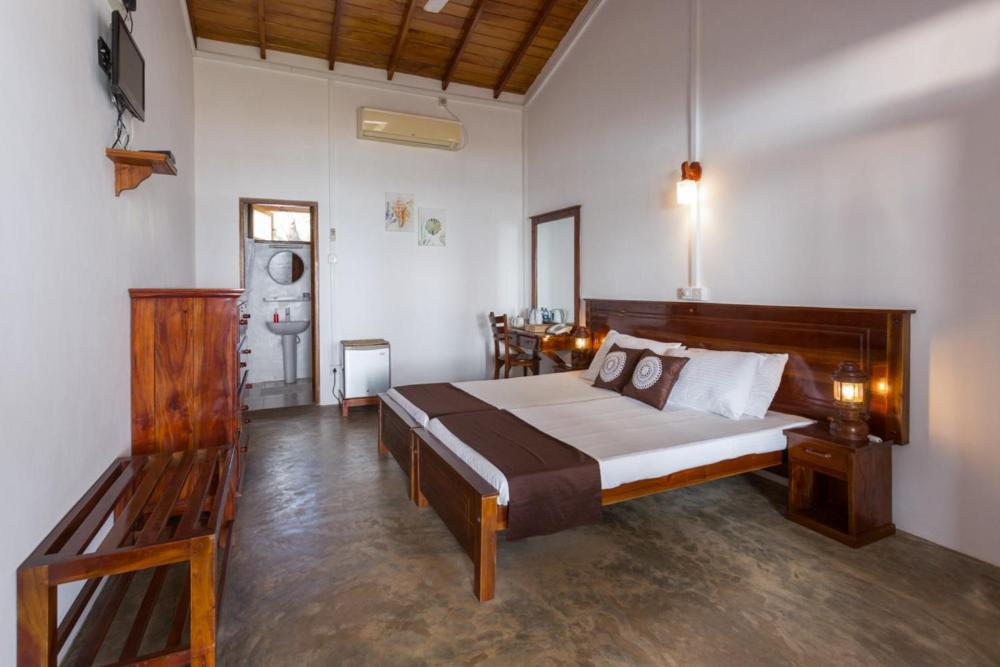 Pearl Oceanic Resort - Trincomalee Buitenkant foto