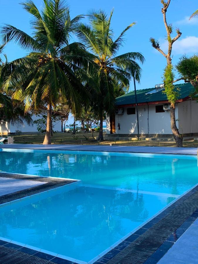 Pearl Oceanic Resort - Trincomalee Buitenkant foto